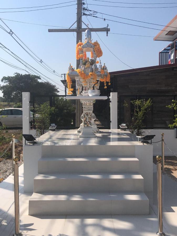 T-Nee Hotel@Udon Udon Thani Bagian luar foto