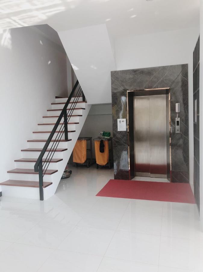 T-Nee Hotel@Udon Udon Thani Bagian luar foto