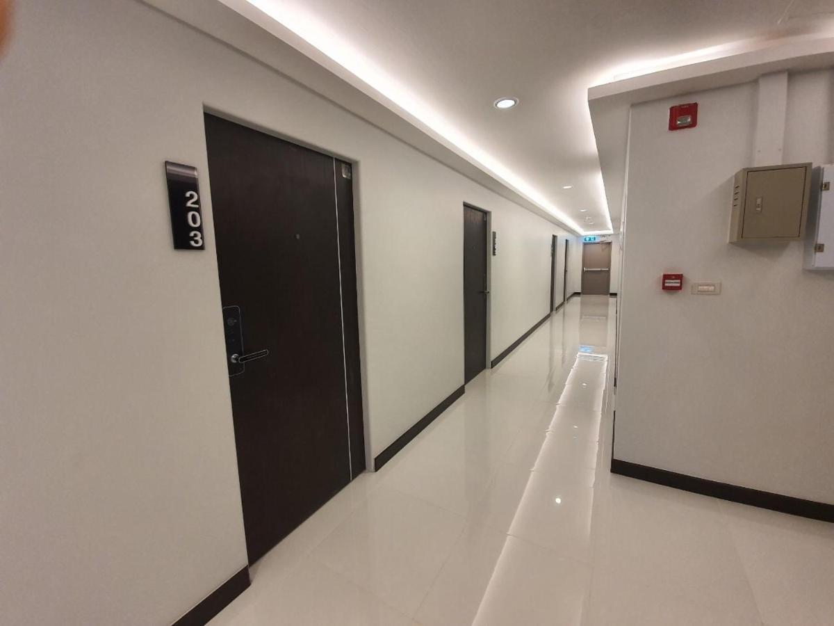 T-Nee Hotel@Udon Udon Thani Bagian luar foto