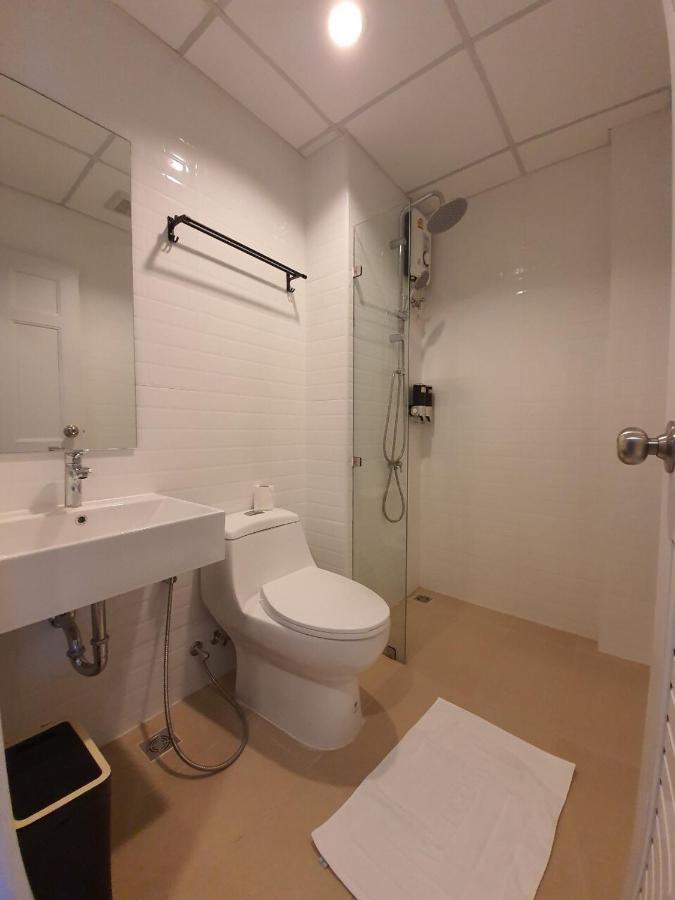 T-Nee Hotel@Udon Udon Thani Bagian luar foto